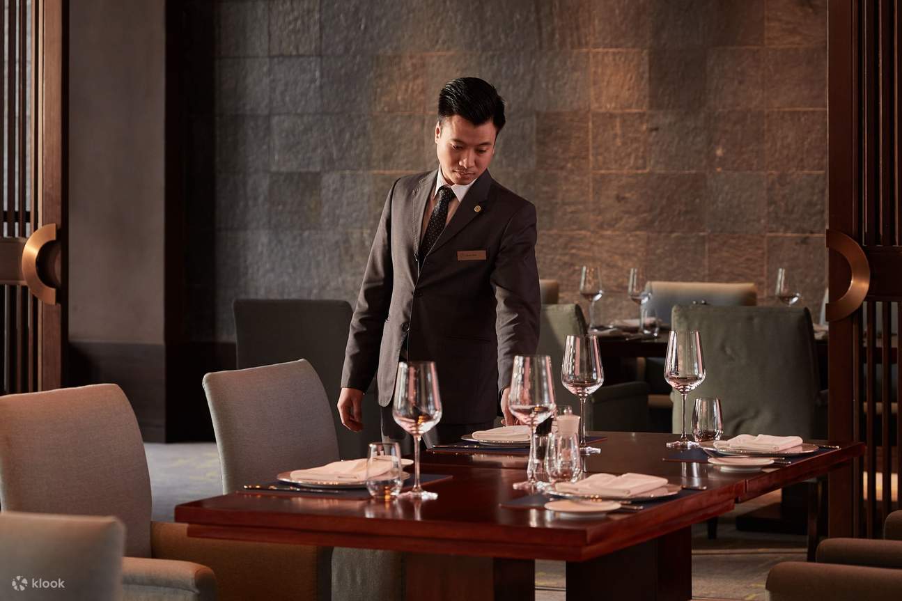 [Michelin Guide] Hemispheres Steak & Seafood Grill - Sheraton Hanoi